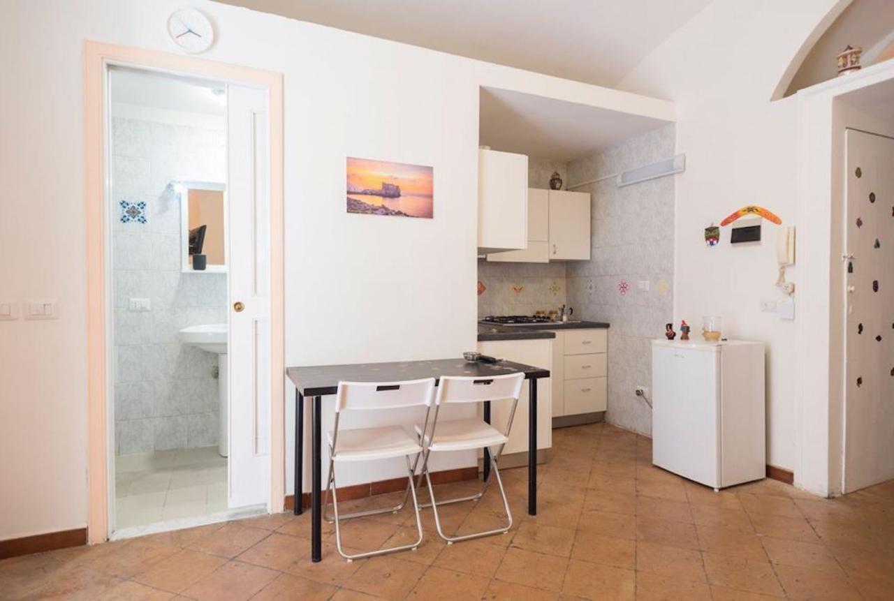 Napoli Centro Apartment A Balcony In The Heart Of เนเปิลส์ ภายนอก รูปภาพ