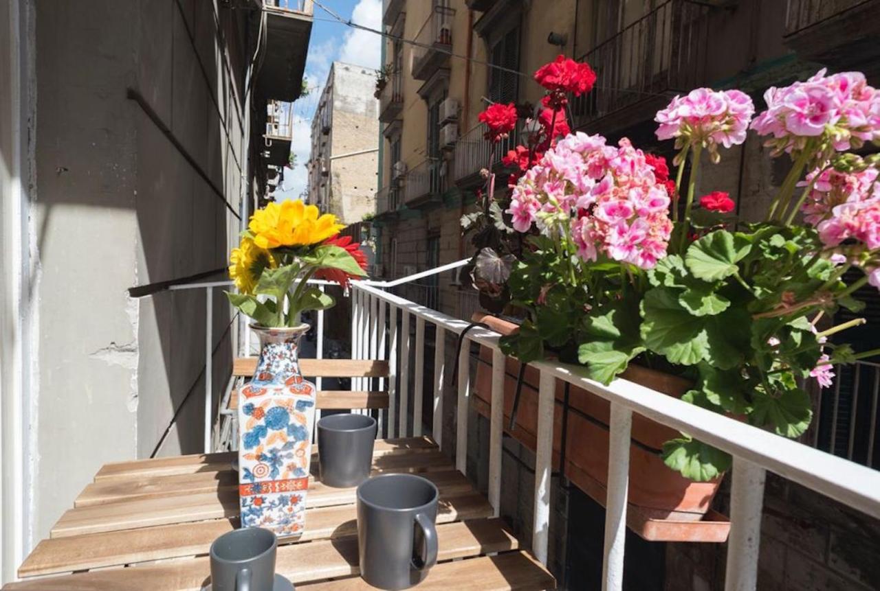 Napoli Centro Apartment A Balcony In The Heart Of เนเปิลส์ ภายนอก รูปภาพ