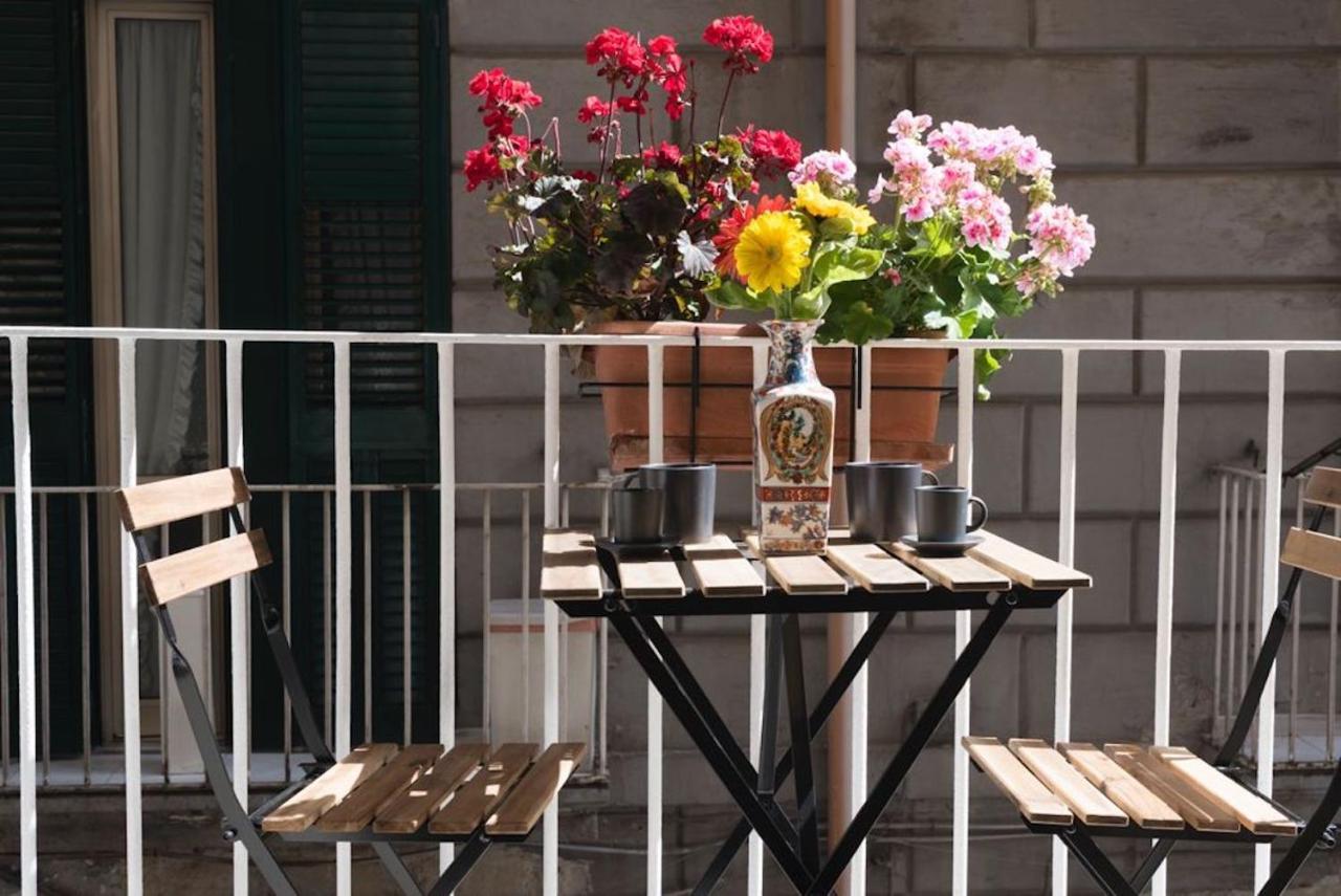 Napoli Centro Apartment A Balcony In The Heart Of เนเปิลส์ ภายนอก รูปภาพ